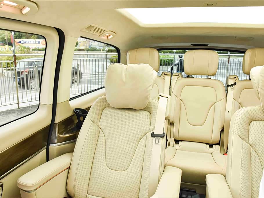 Mercedes-Benz V-class