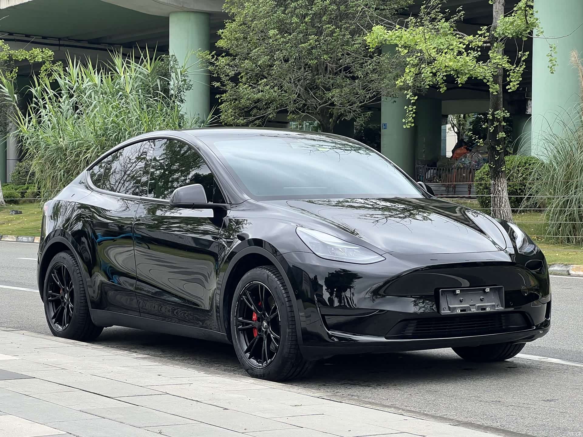 Tesla Model Y, 2023 7