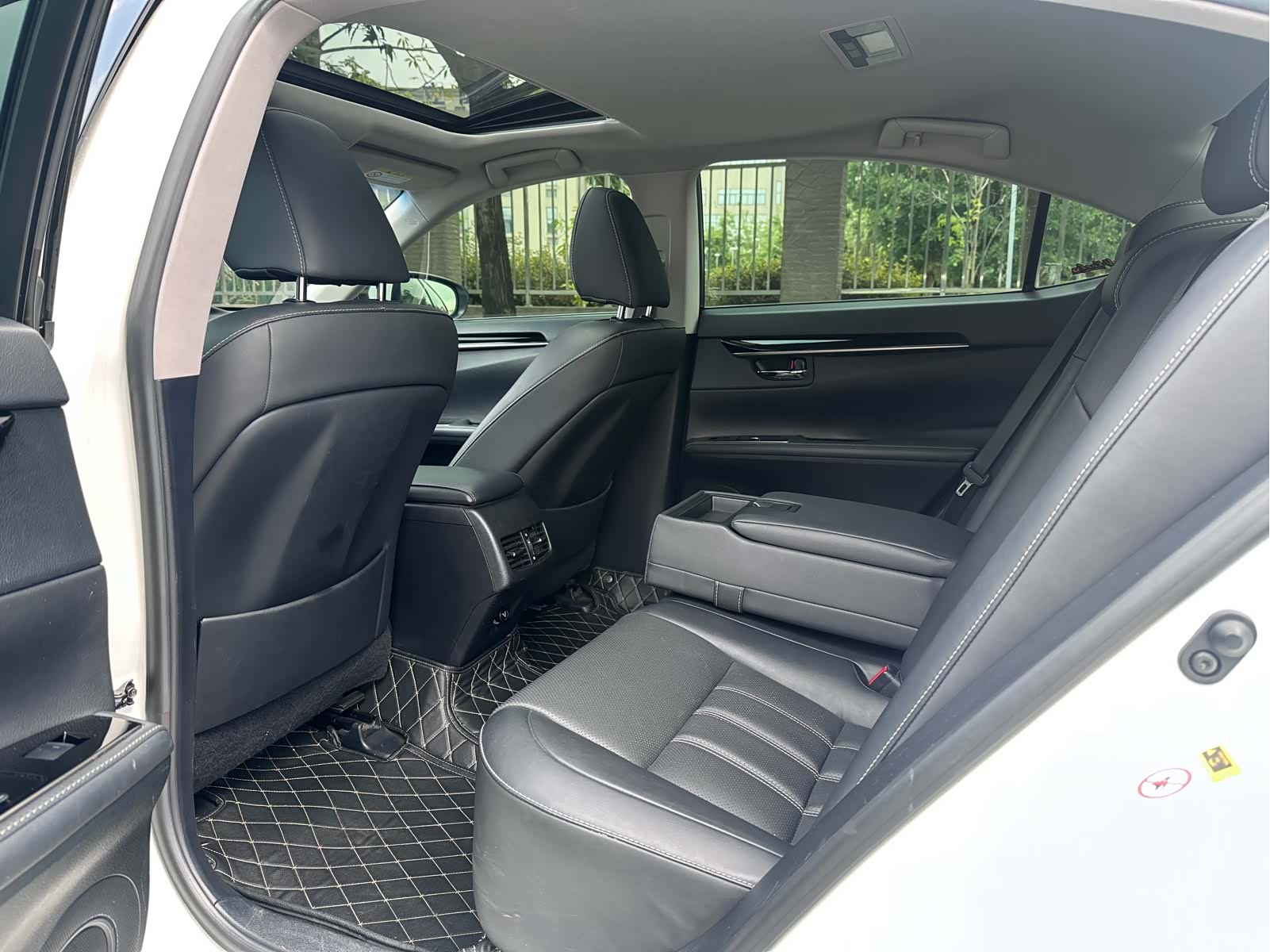 Lexus ES, 2017 11