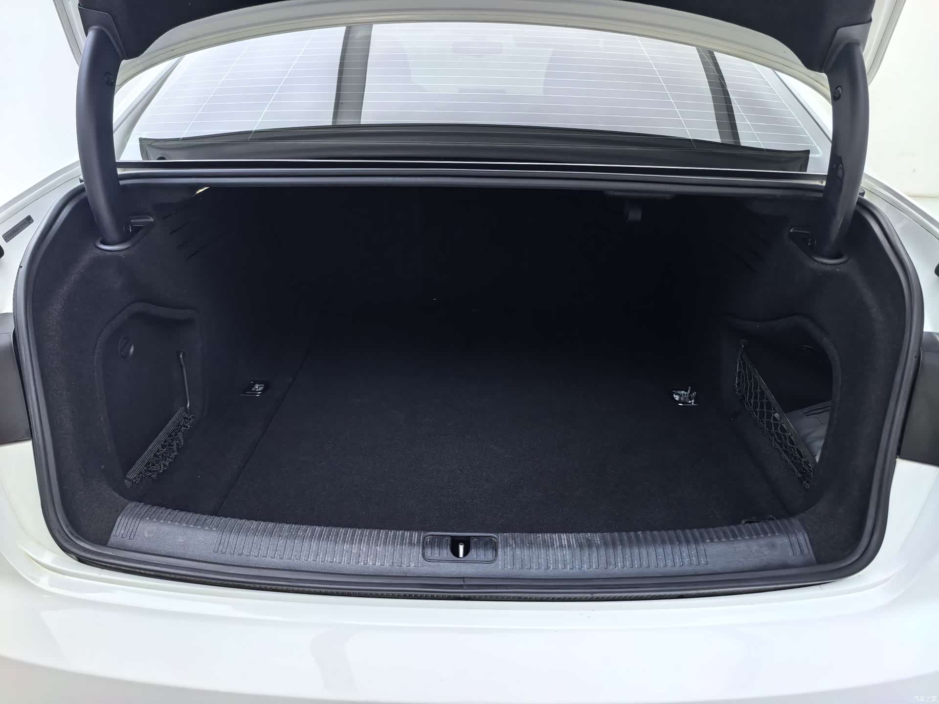 Audi A4L, 2020 27