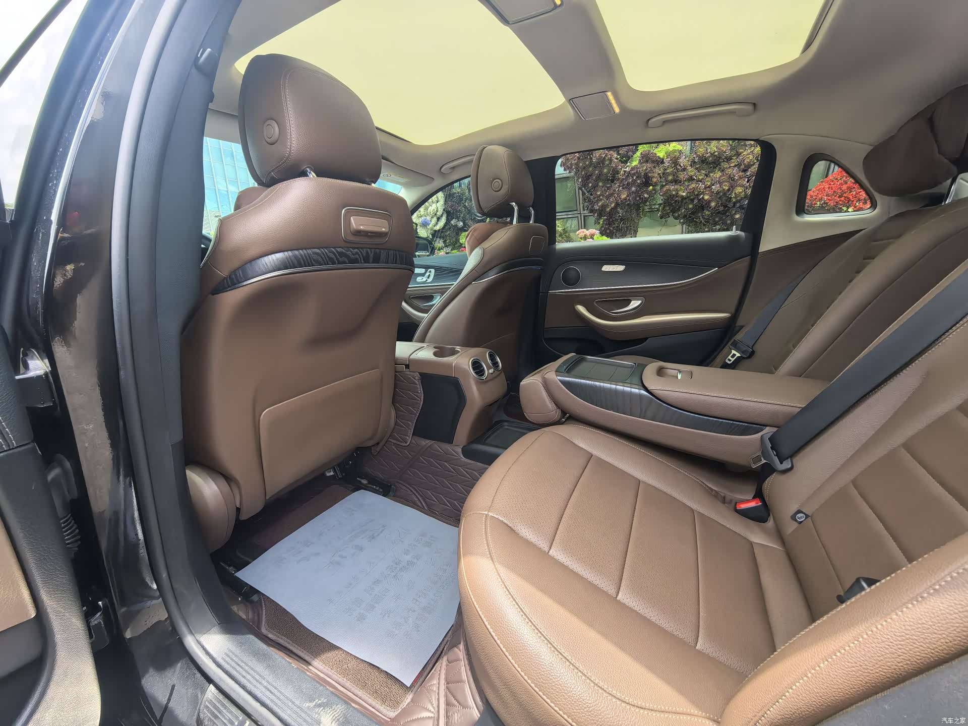Mercedes-Benz E-Class, 2019 8