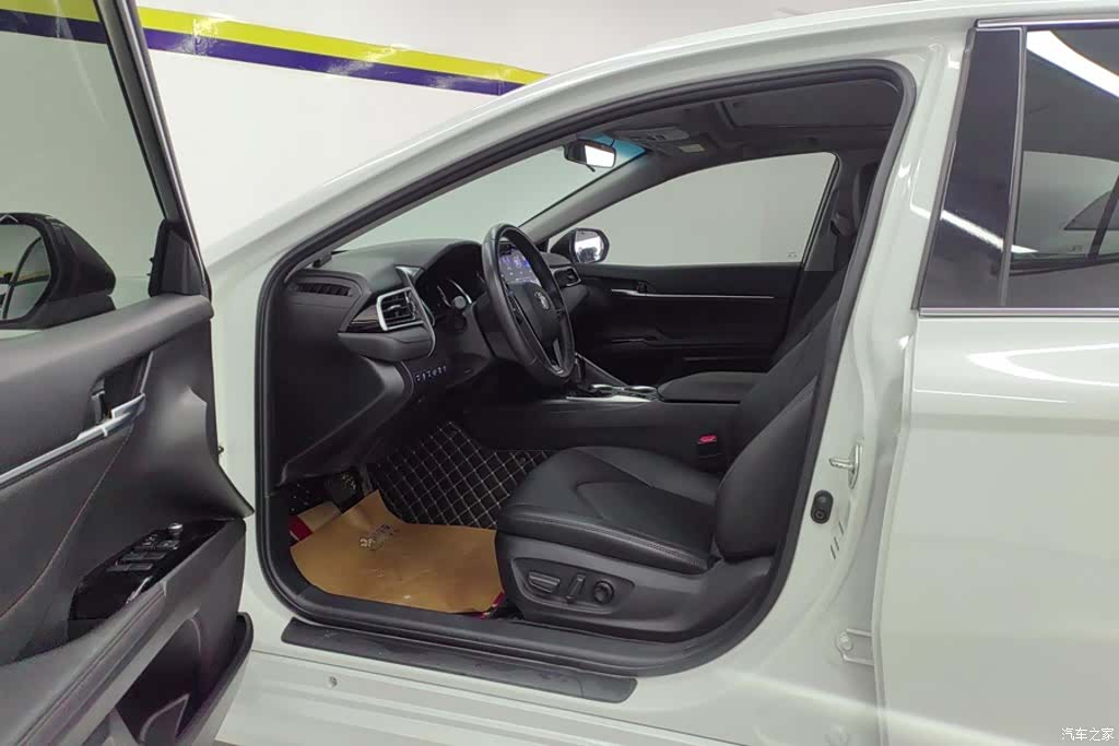 Toyota Camry, 2023 9