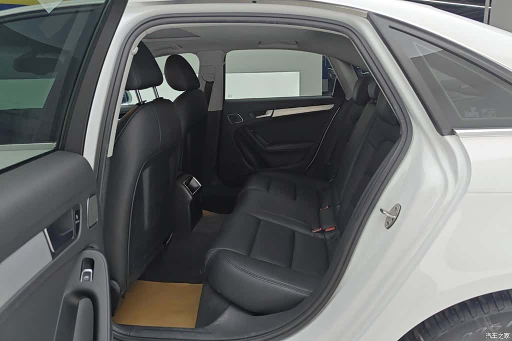 Audi A4L, 2016 11