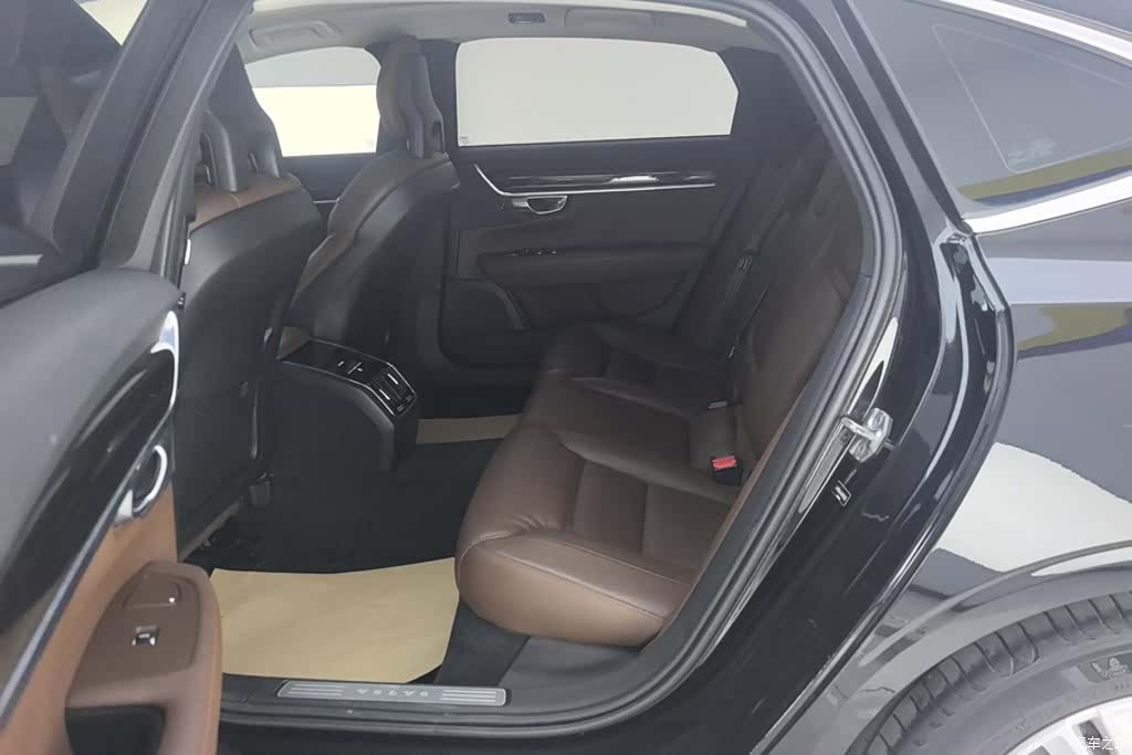 Volvo S90, 2017 11