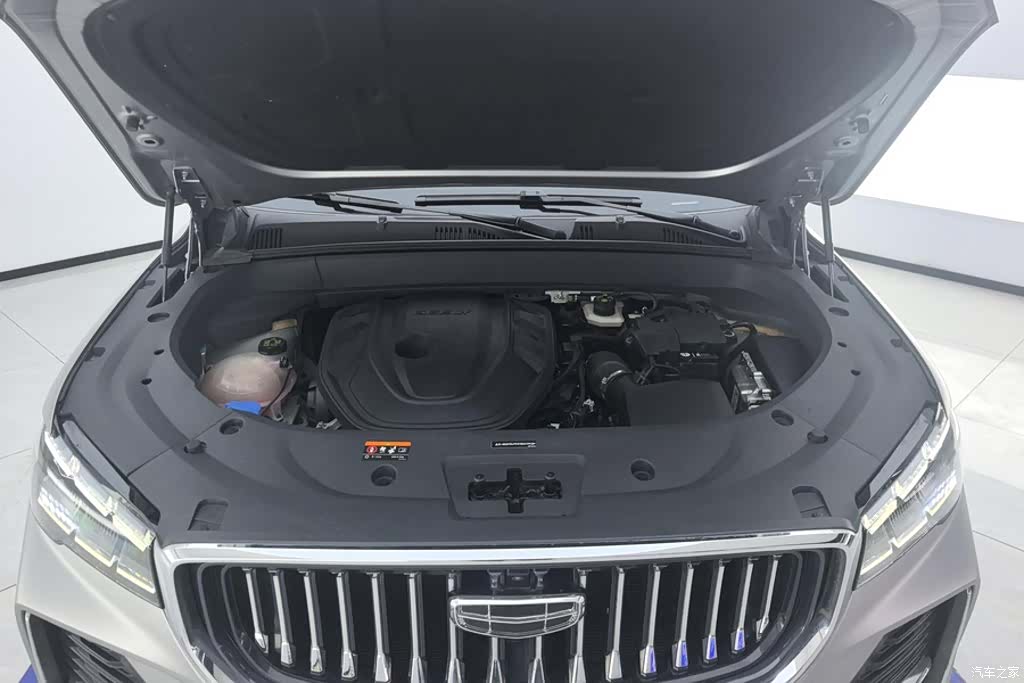 Geely Xingyue L, 2023 10