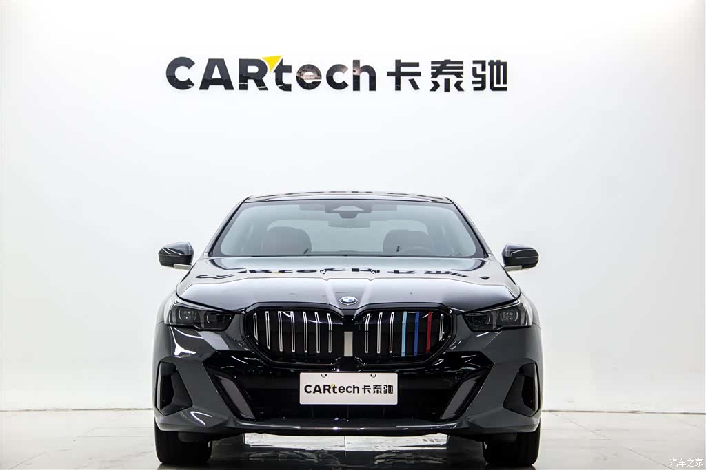 BMW 5 Series, 2025 3