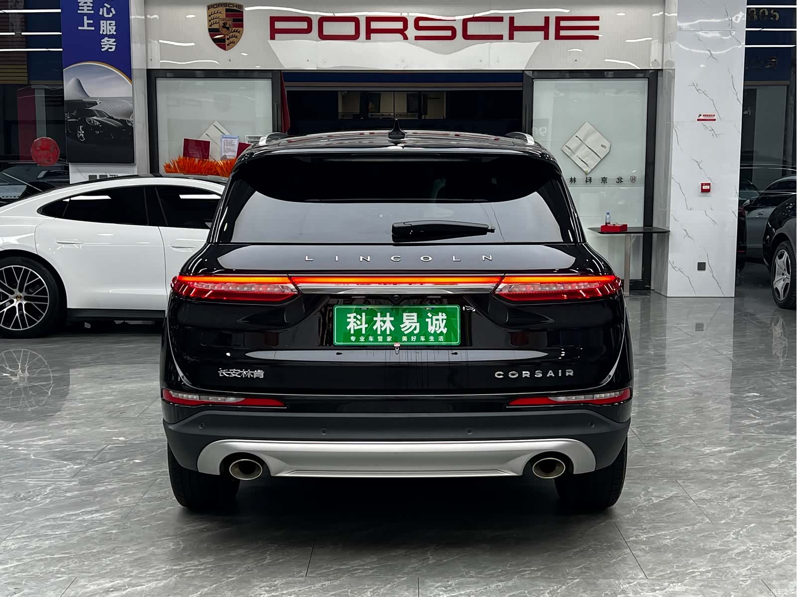 Lincoln Corsair, 2022 все фото