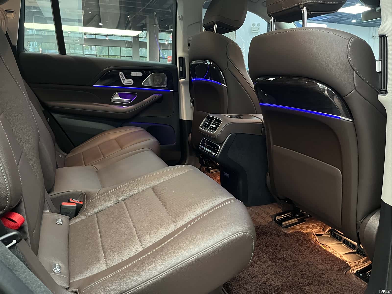 Mercedes-Benz GLS, 2024 11