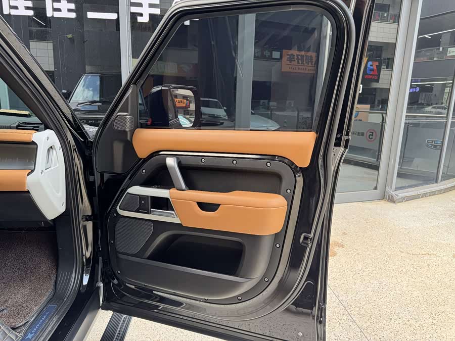 Land Rover Defender 2023, фото 36
