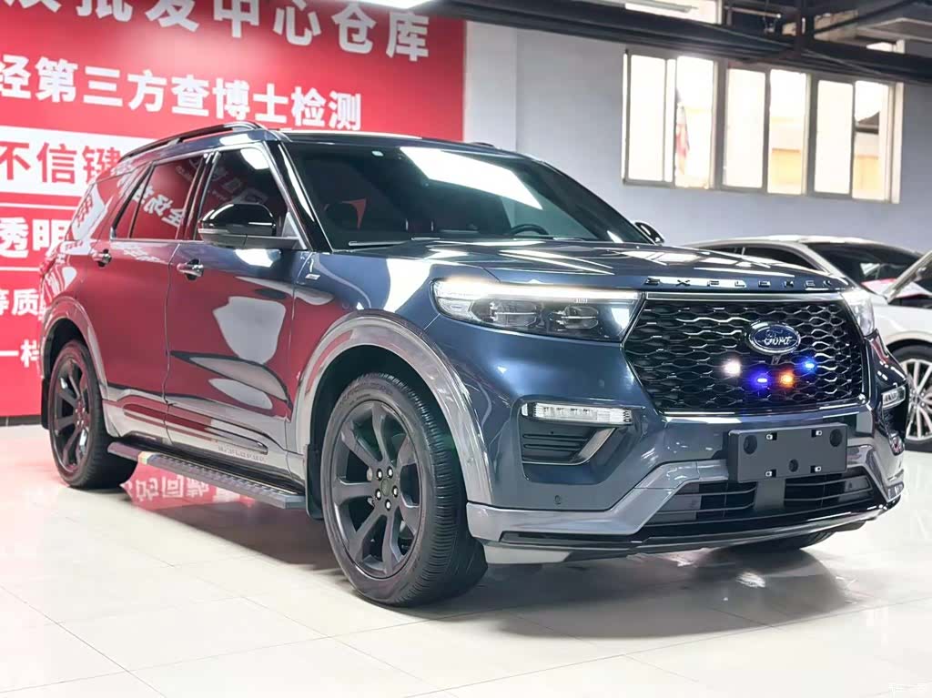 Ford Explorer, 2023 3