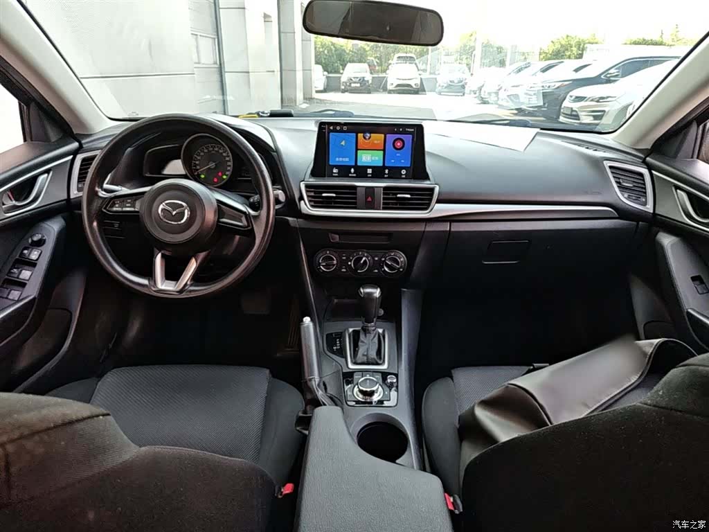 Mazda Mazda3, 2017 10