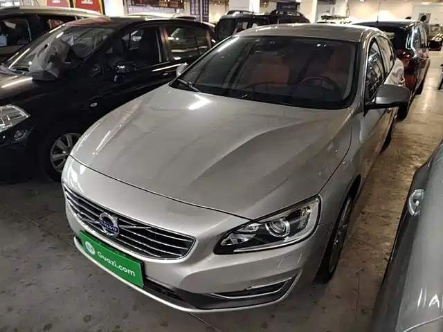Volvo S60 2017 — купить из Китая под заказ
