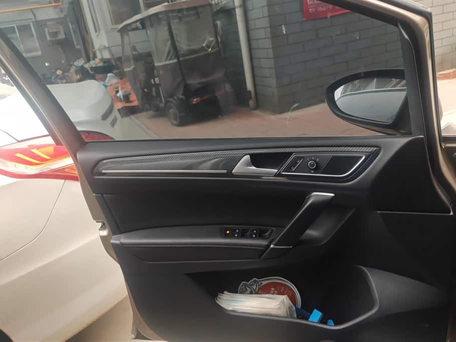 Volkswagen Golf*Jiayu