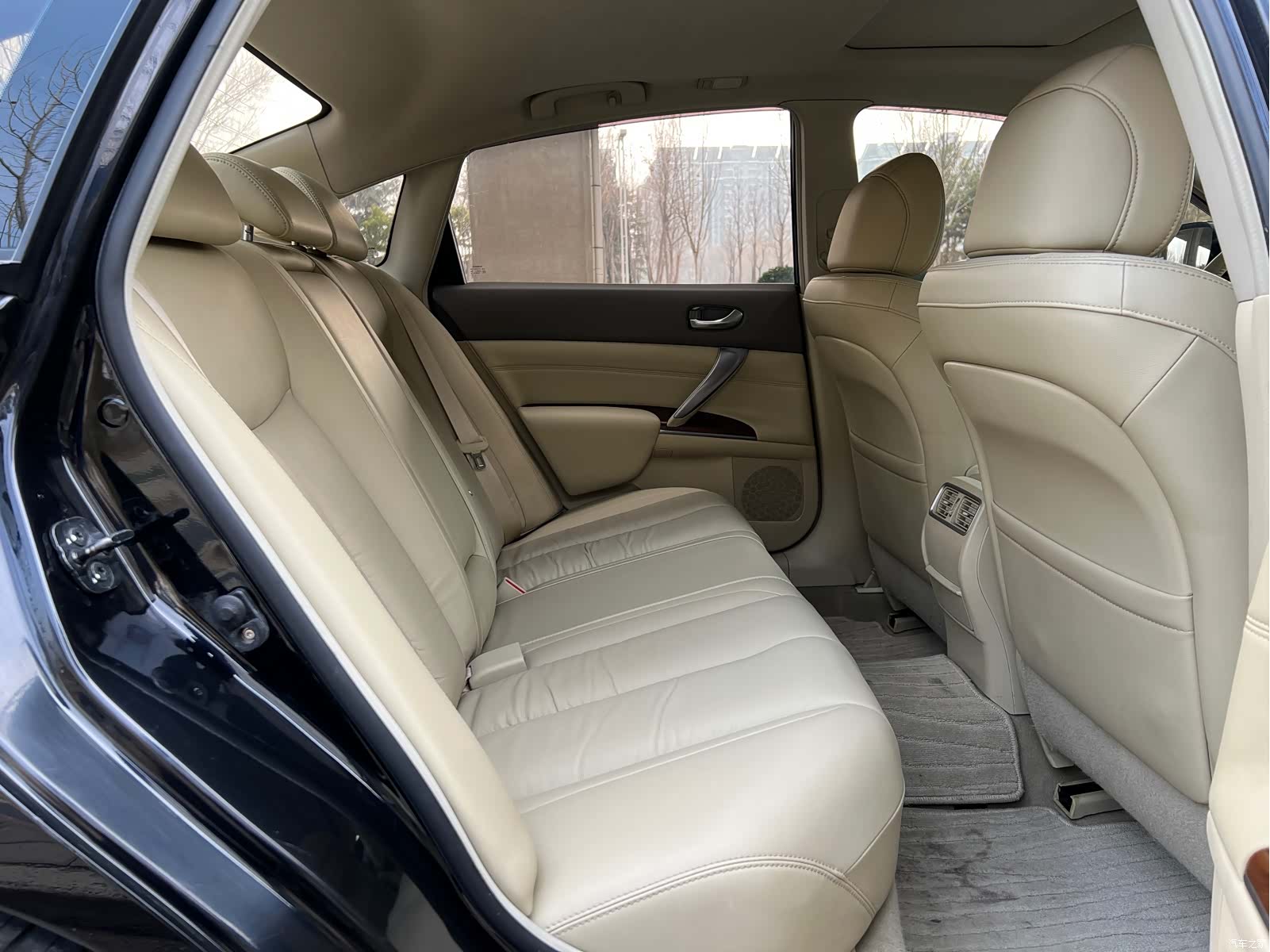 Nissan Teana, 2010 10