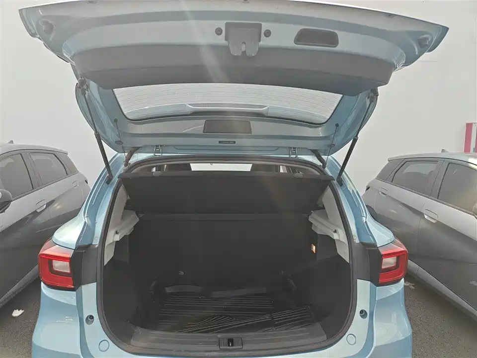 MG EZS pure electric