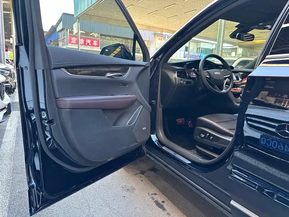 Cadillac XT6