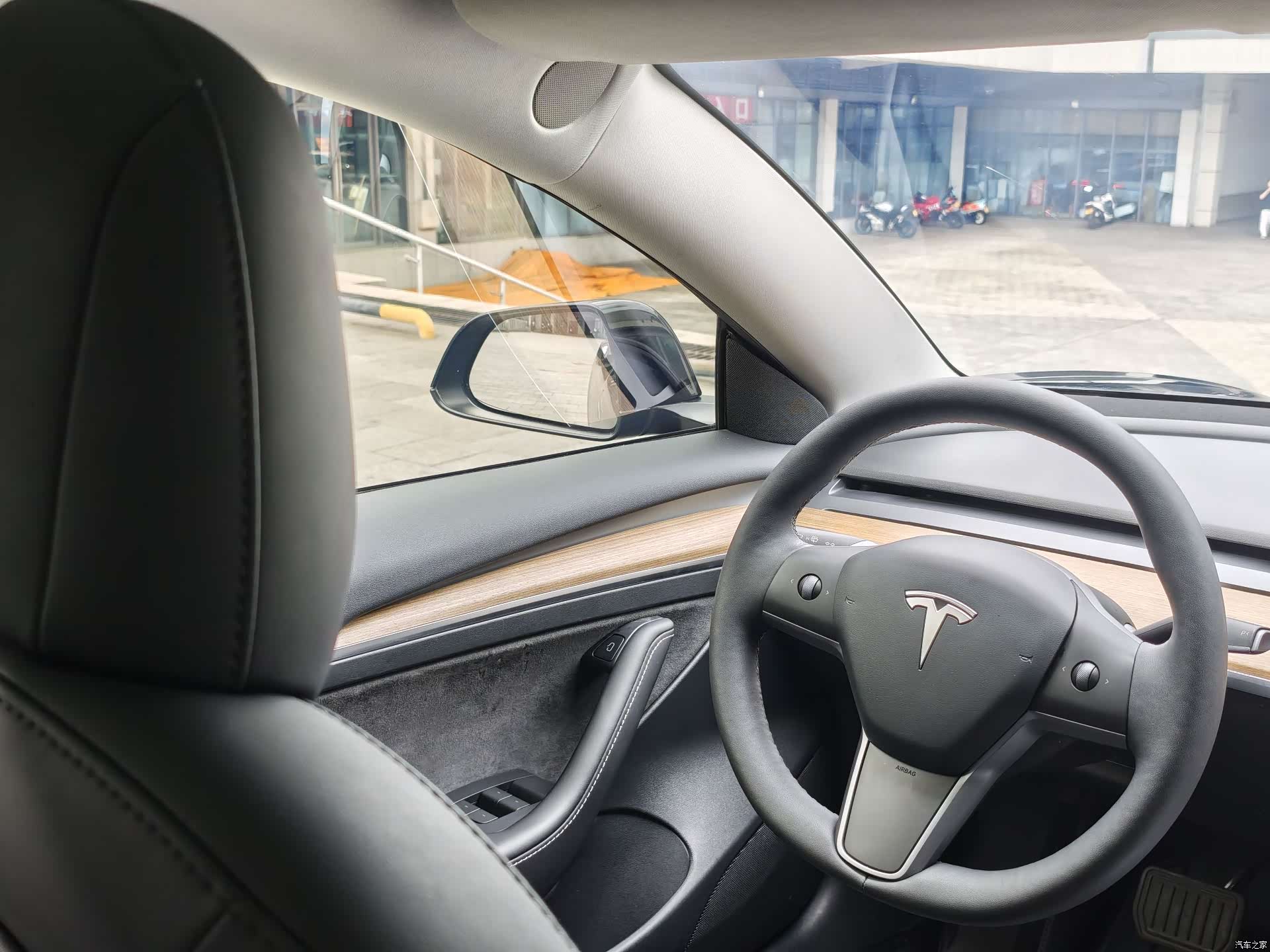 Tesla Model 3, 2023 16