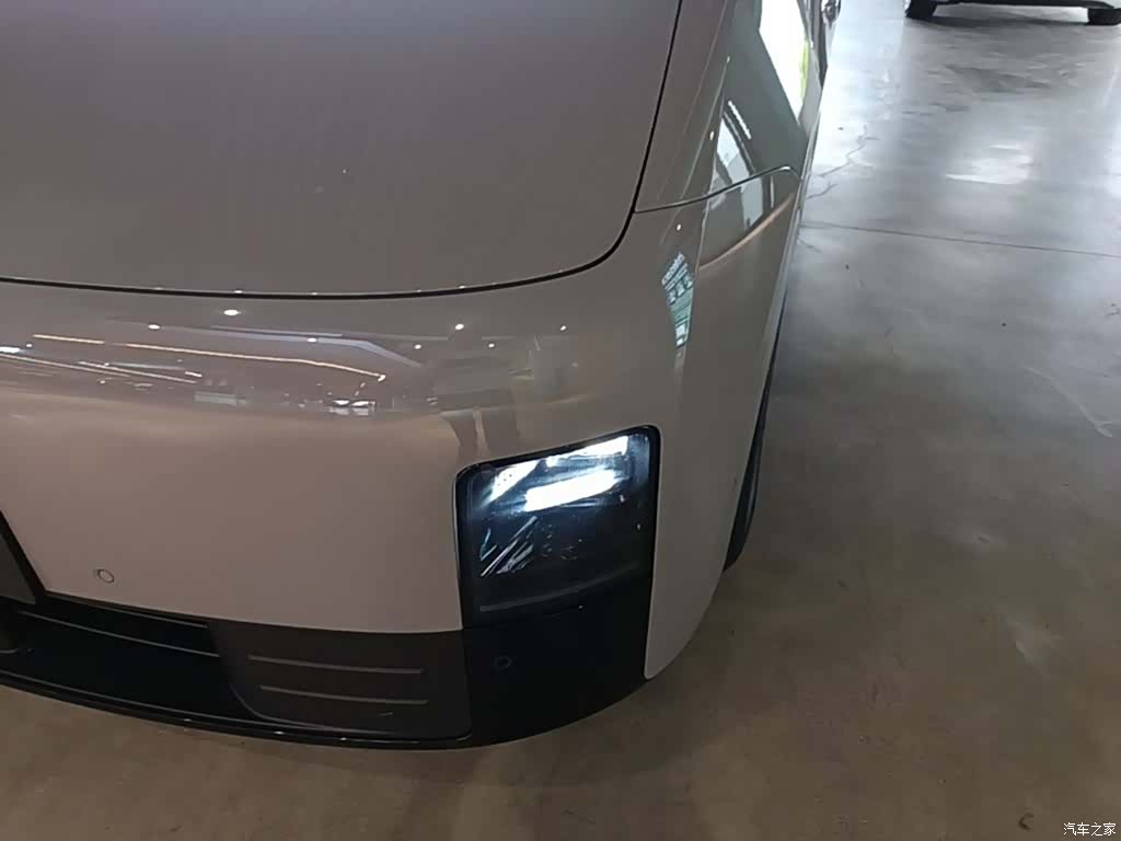 Li Auto MEGA, 2024 24