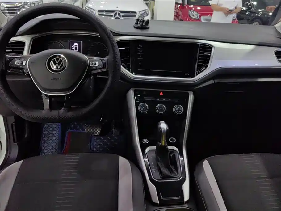 Volkswagen T-ROC exploring Songs Volkswagen T-ROC exploring Songs