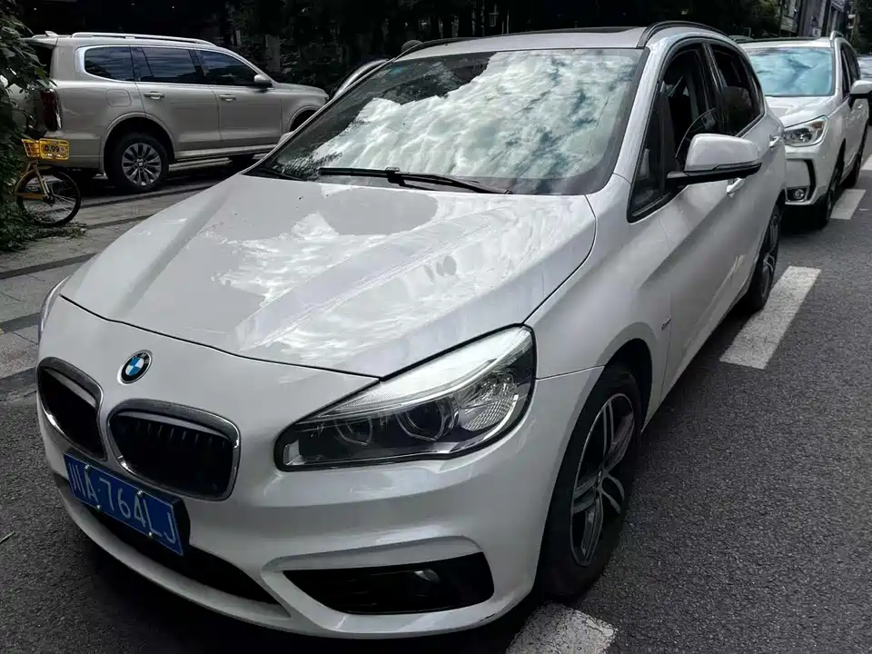 BMW 2 series station wagon