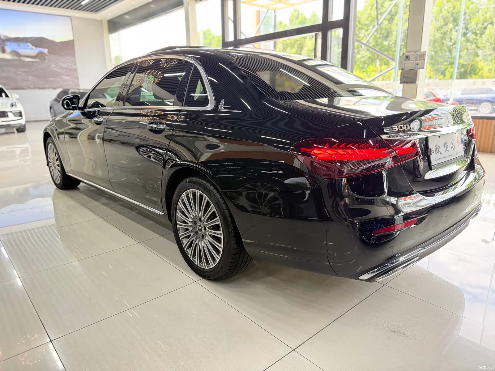 Mercedes-Benz E-Class, 2022 4