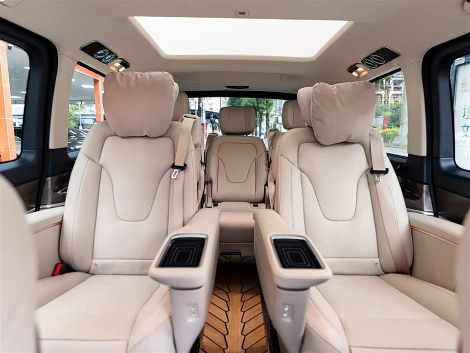 Mercedes-Benz V-class