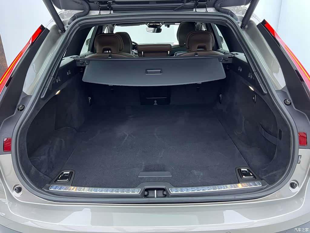 Volvo V90, 2023 2