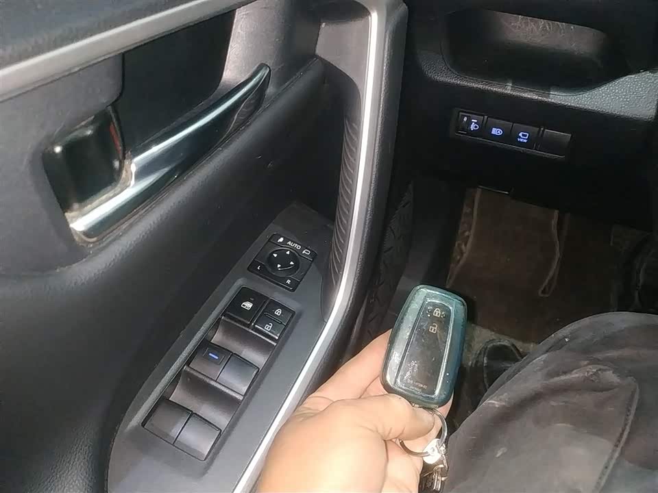 Toyota RAV4 Rongfang