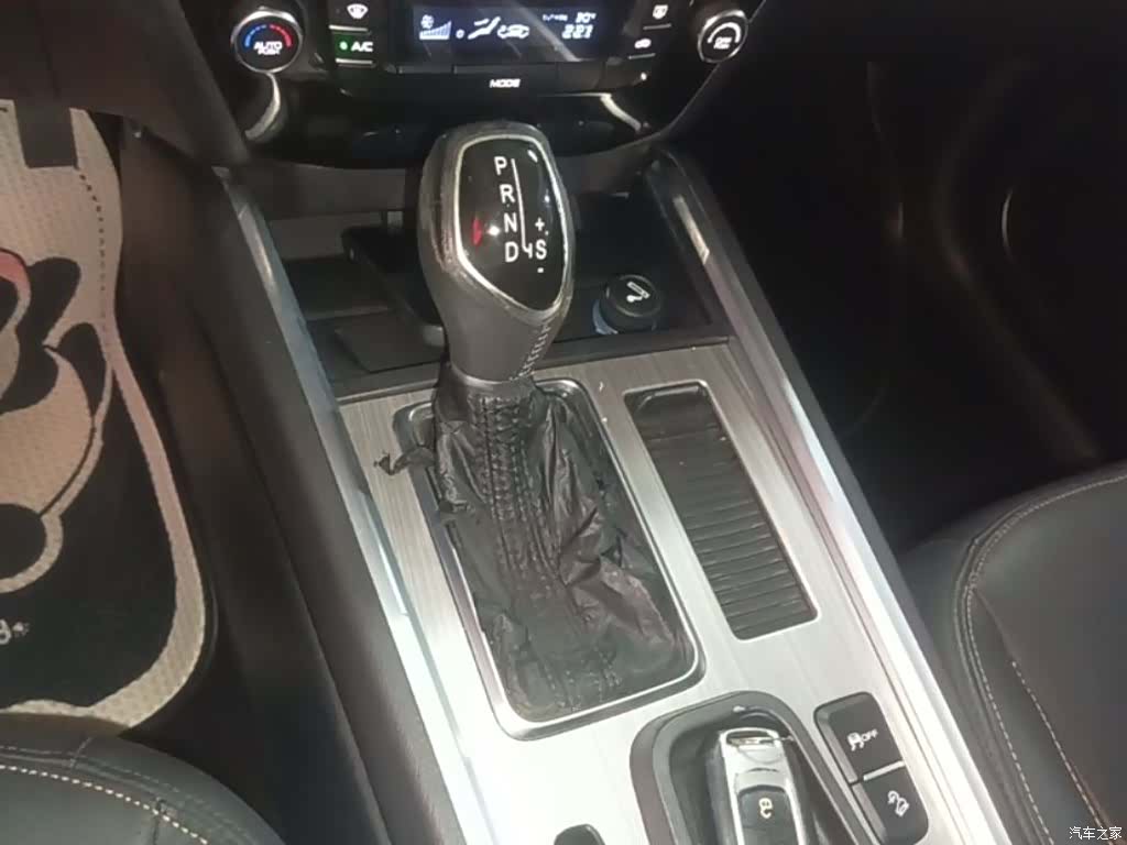 Geely X6, 2017 14