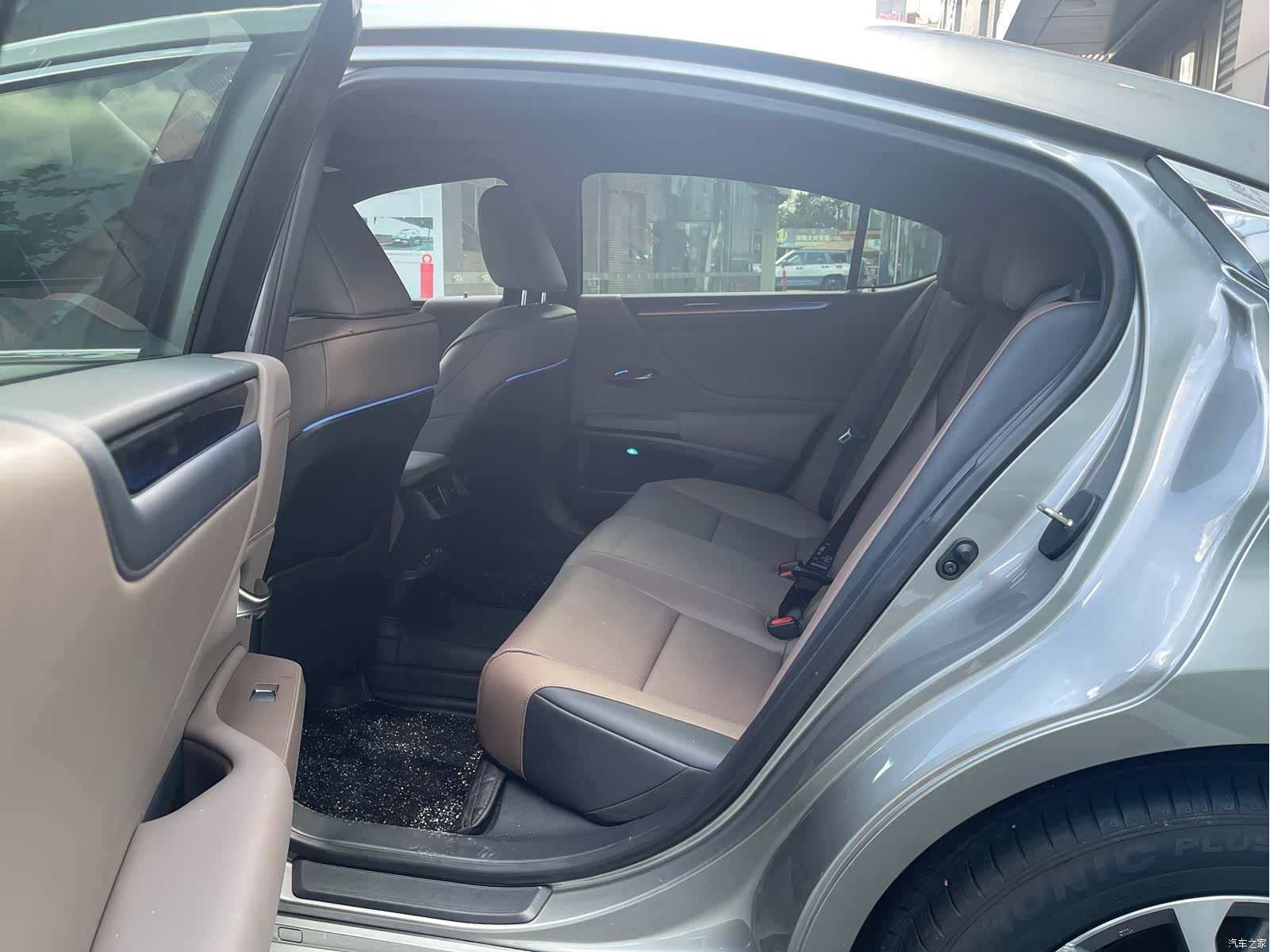 Lexus ES, 2025 все фото