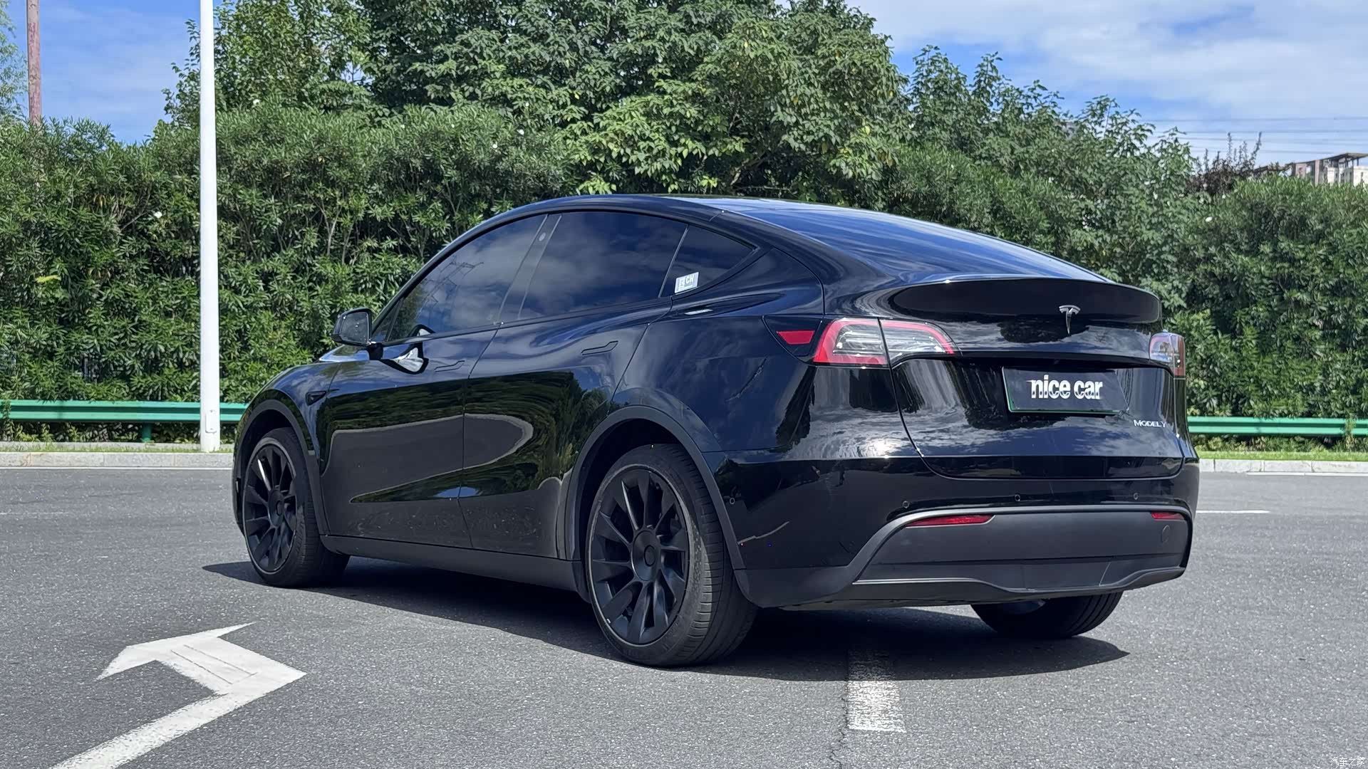 Tesla Model Y, 2022 4