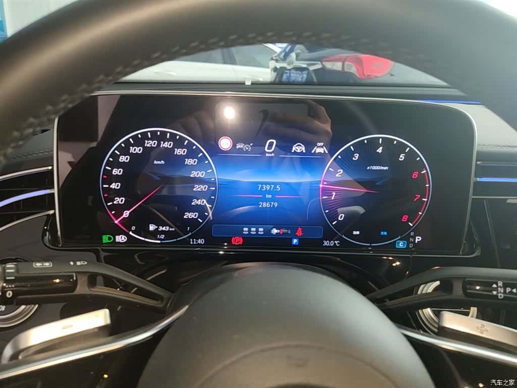 Mercedes-Benz E-Class, 2025 12