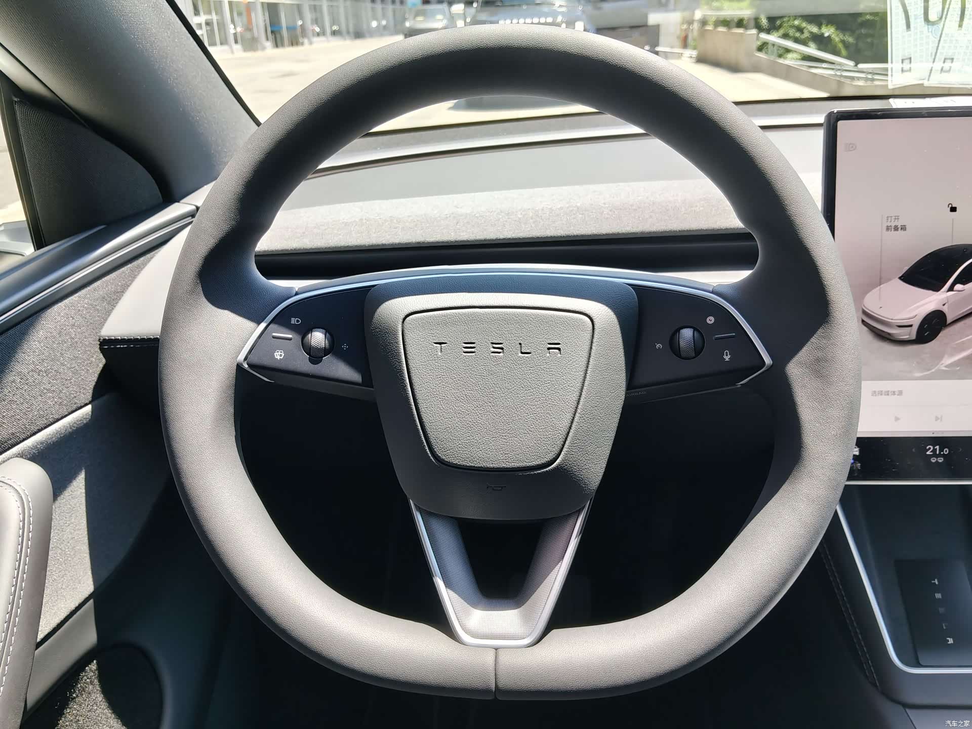 Tesla Model Y, 2026 19
