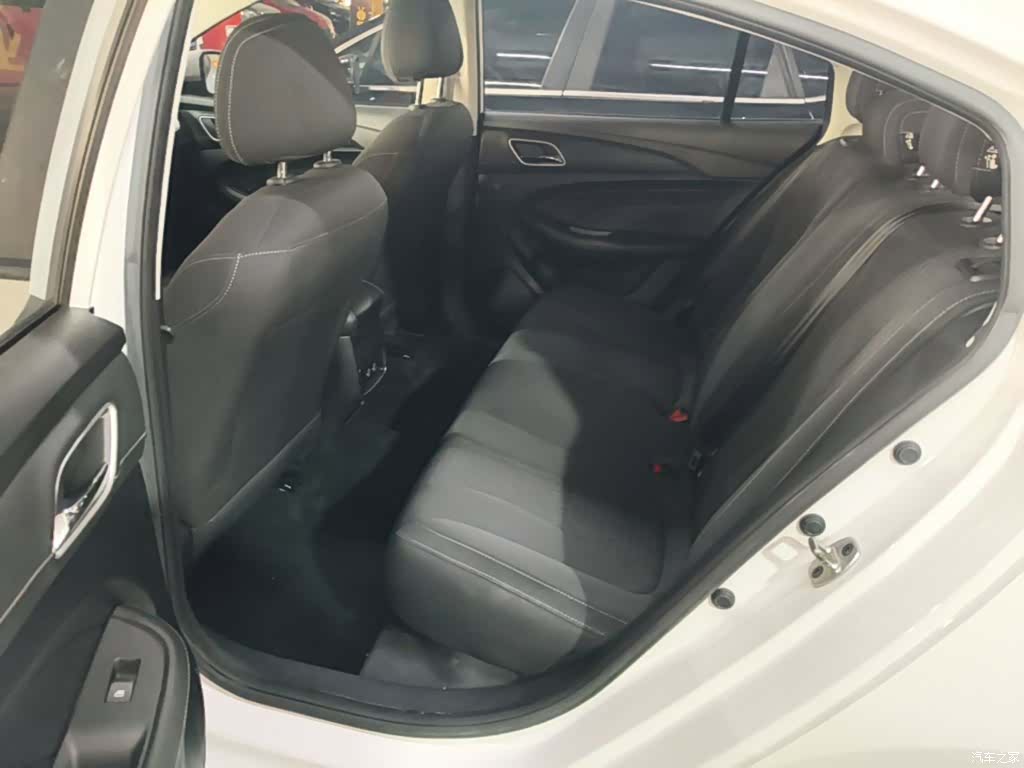 Roewe i5, 2019 17