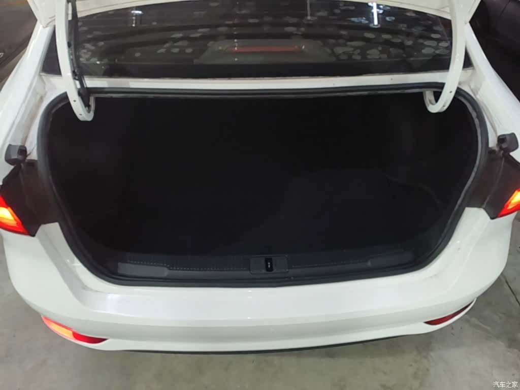 Roewe i5, 2019 19