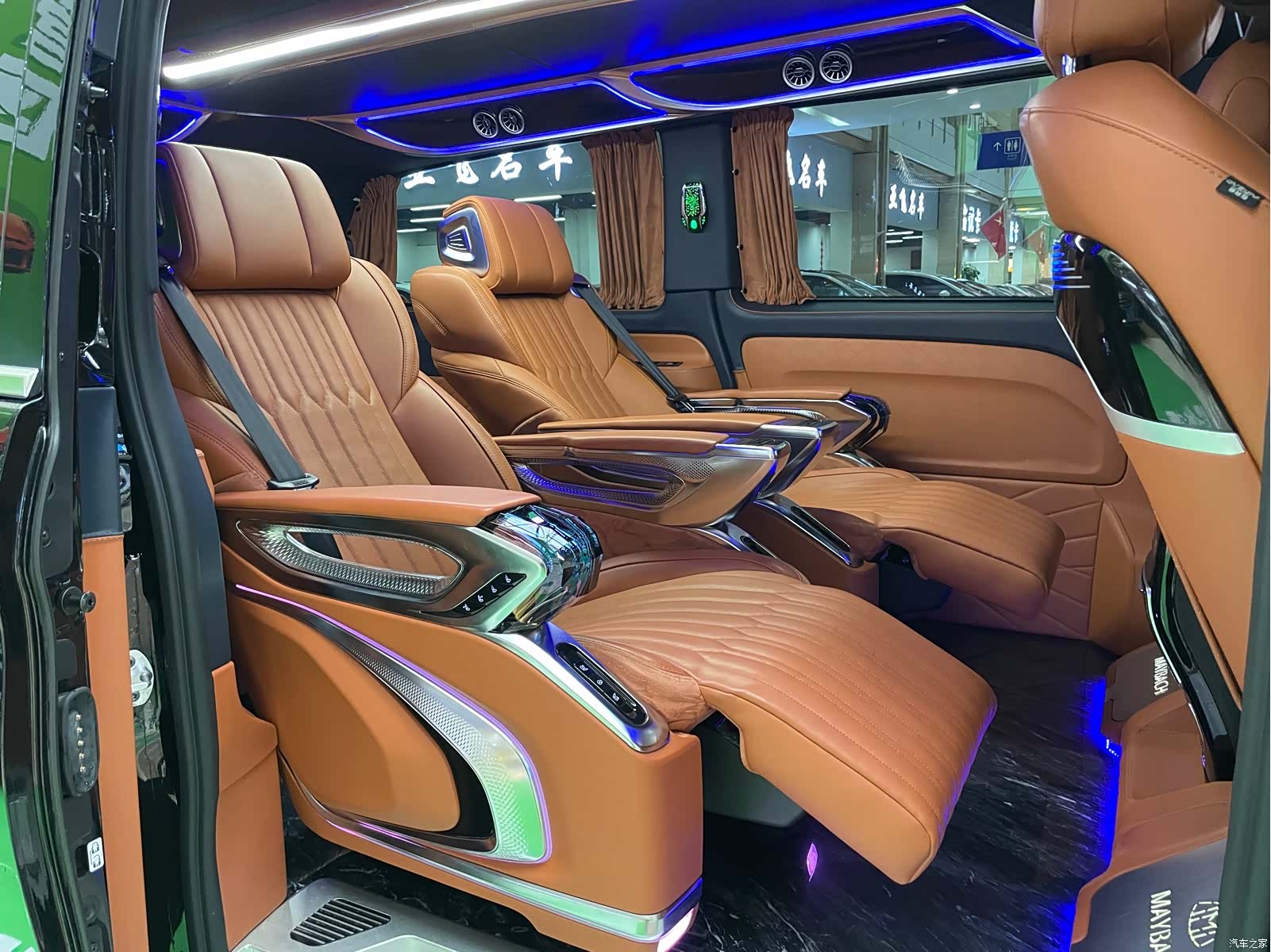 Mercedes-Benz 7, 2024 9