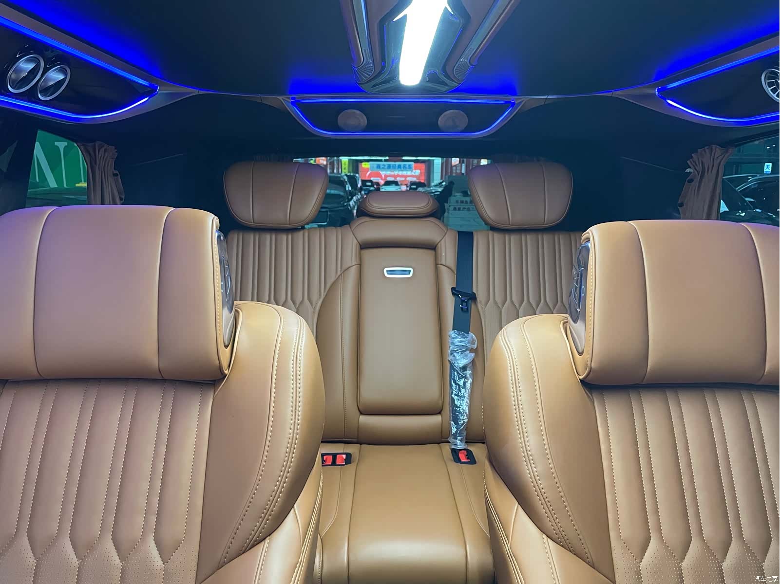 Mercedes-Benz 7, 2024 13