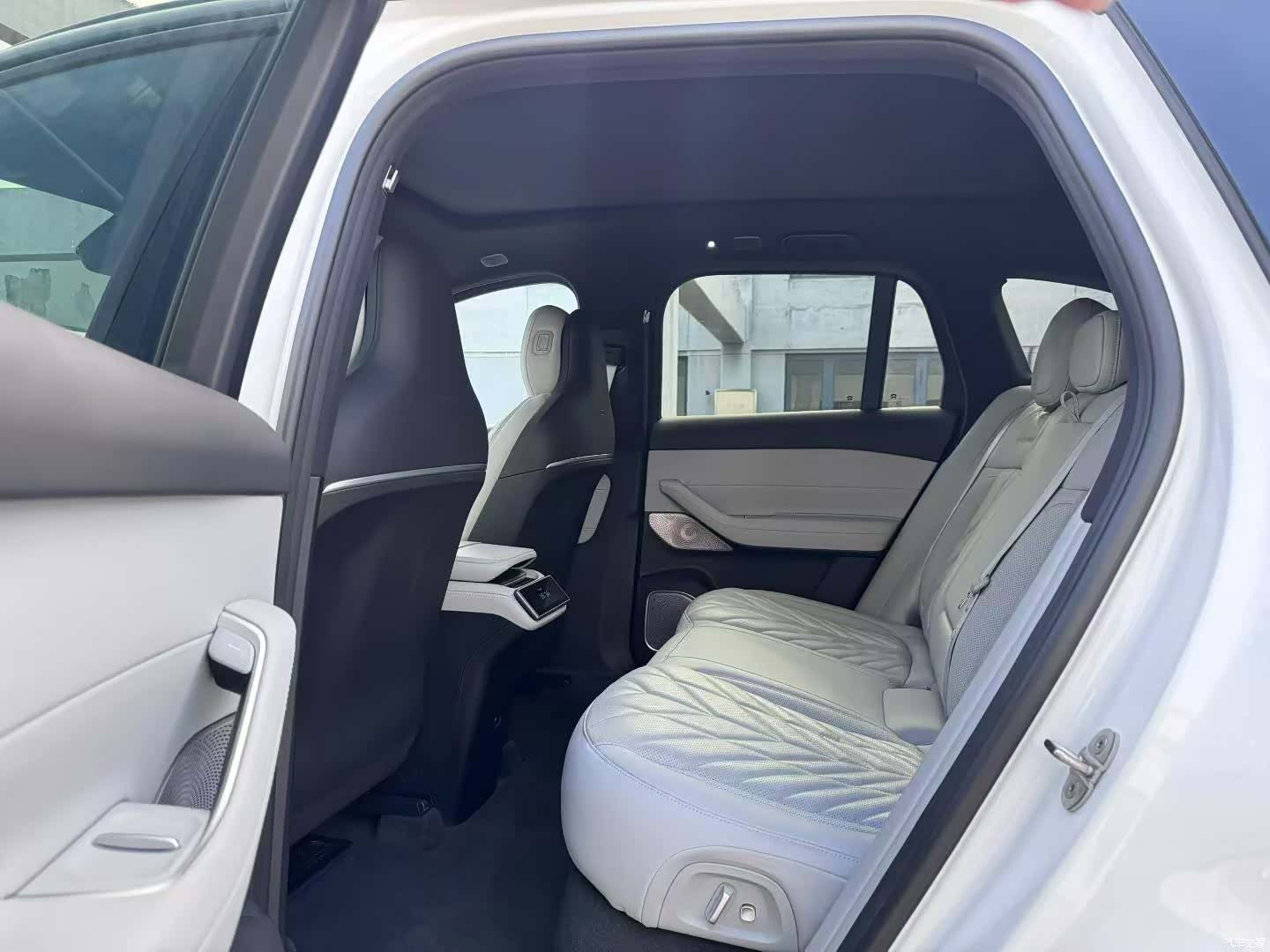 NIO ES6, 2025 3