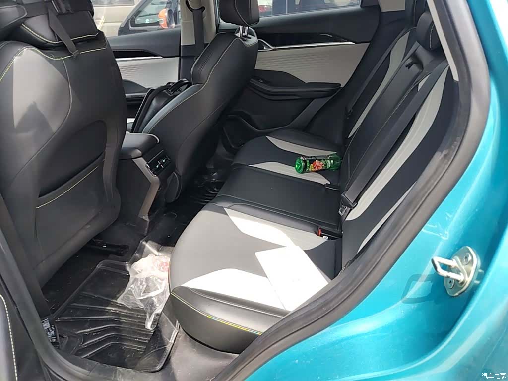 Geely Coolray, 2022 17