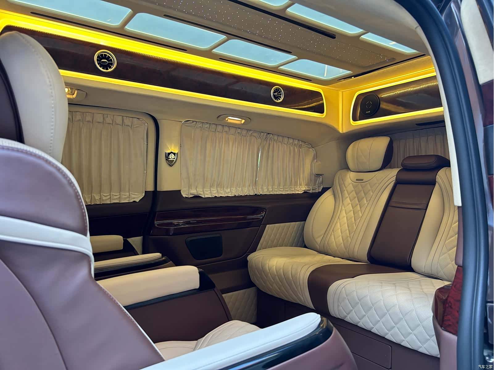 Mercedes-Benz V-Class, 2020 15