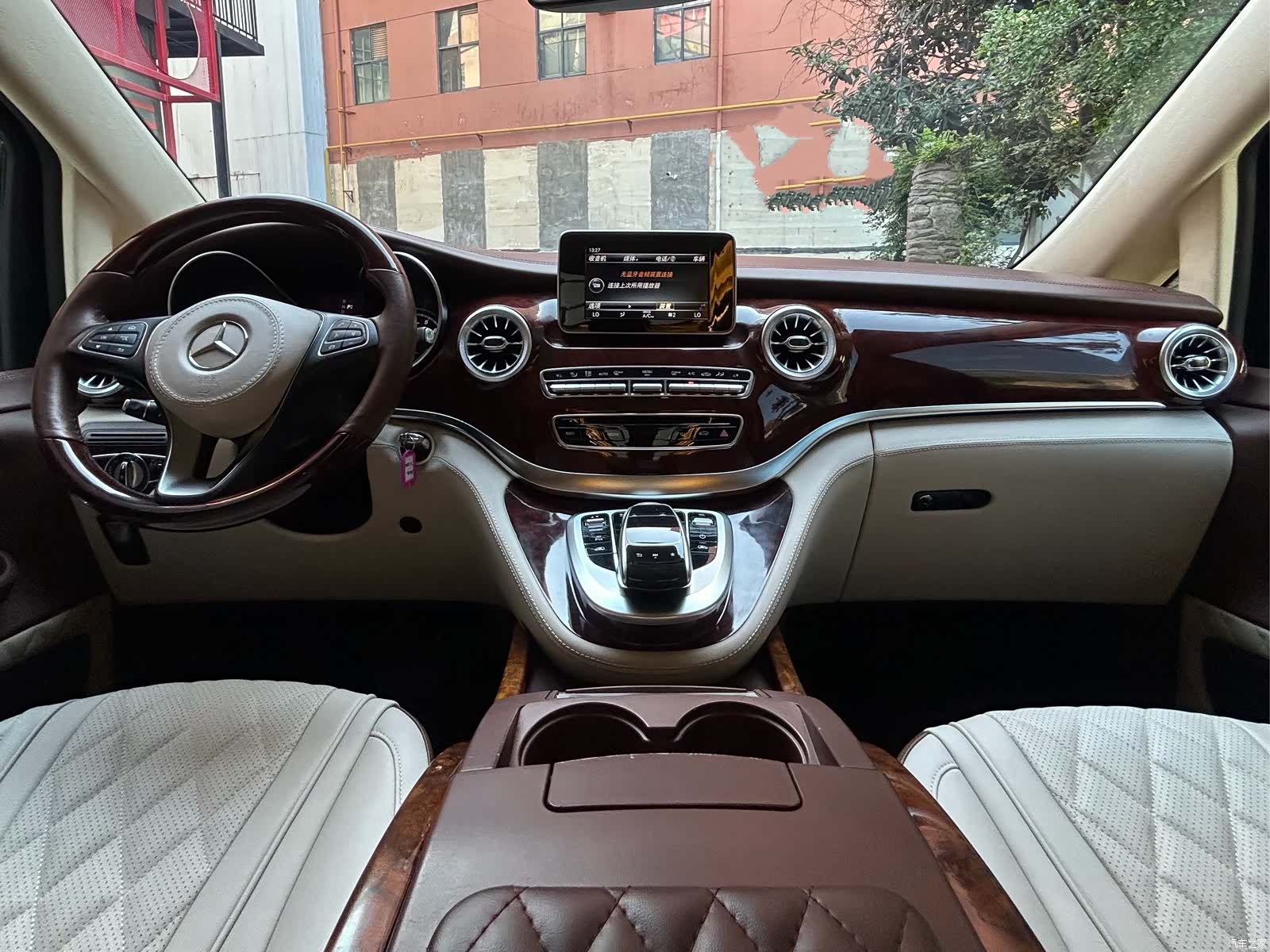 Mercedes-Benz V-Class, 2020 9