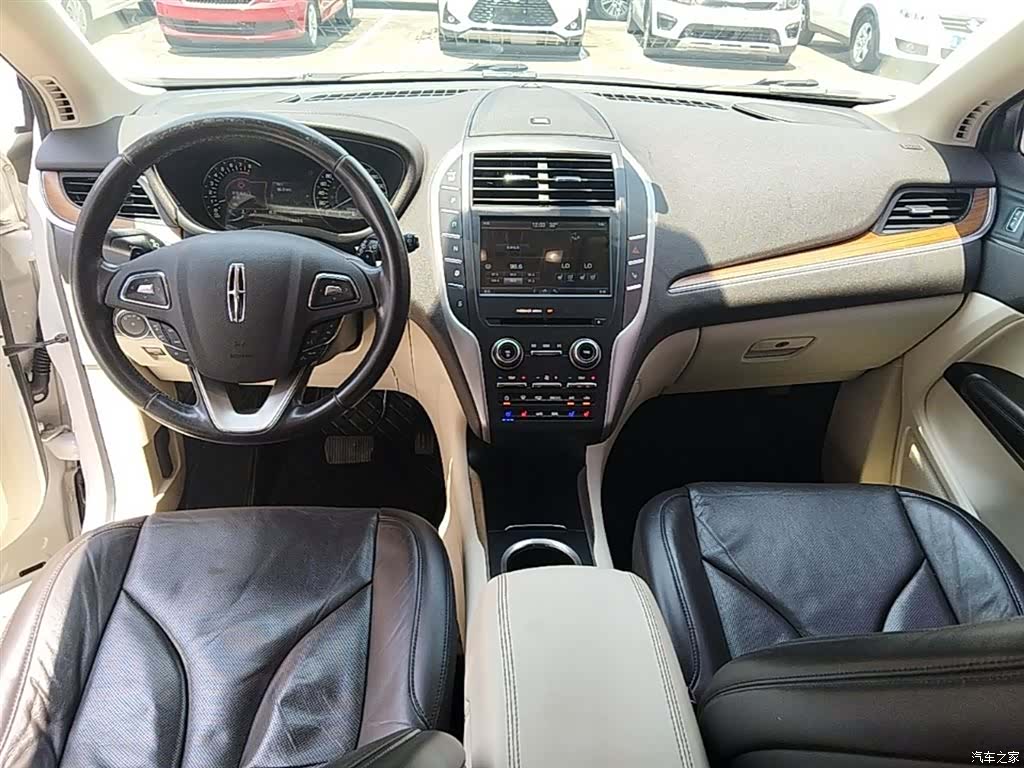 Lincoln MKC, 2016 10