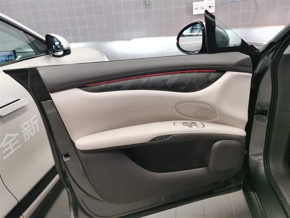 IM Motors Zhiji LS6 IM Motors Zhiji LS6