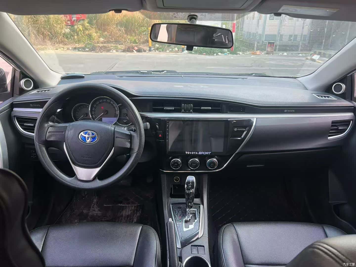 Toyota Corolla, 2016 все фото