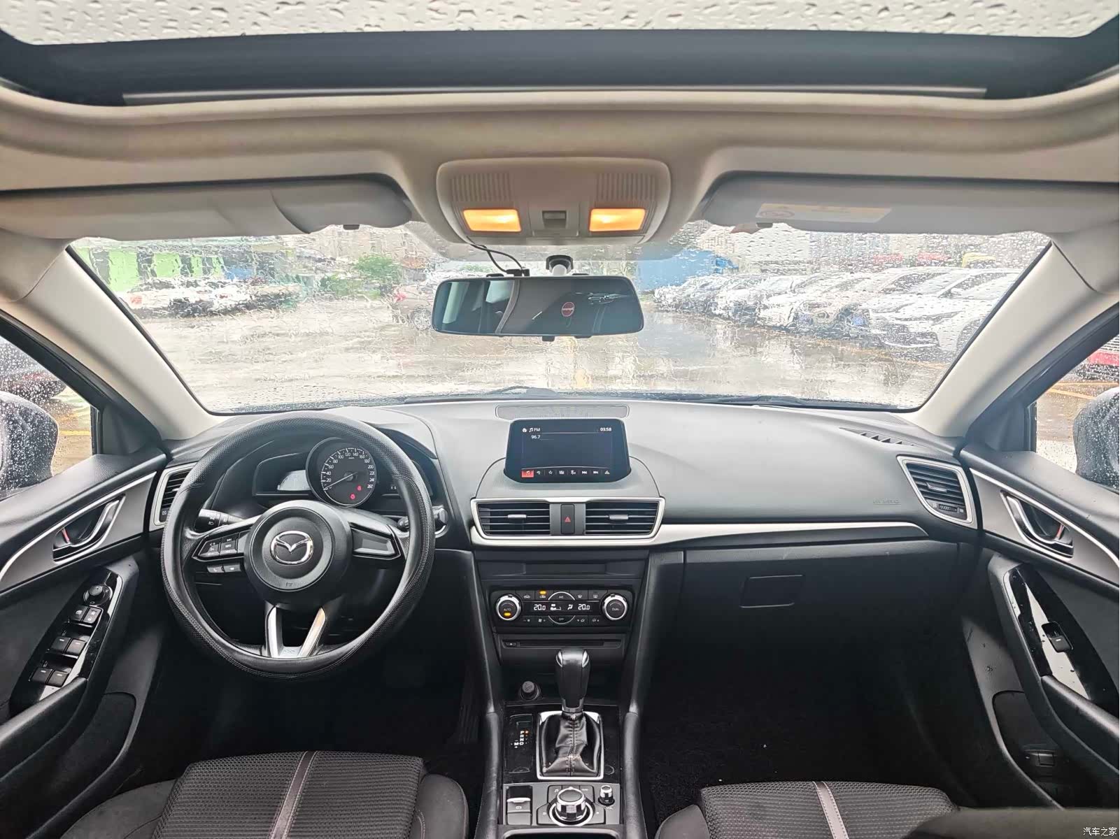 Mazda Mazda3, 2018 8