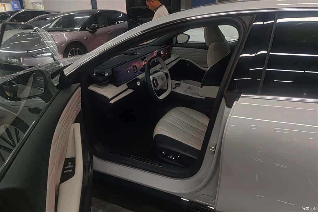Geely E8, 2024 9