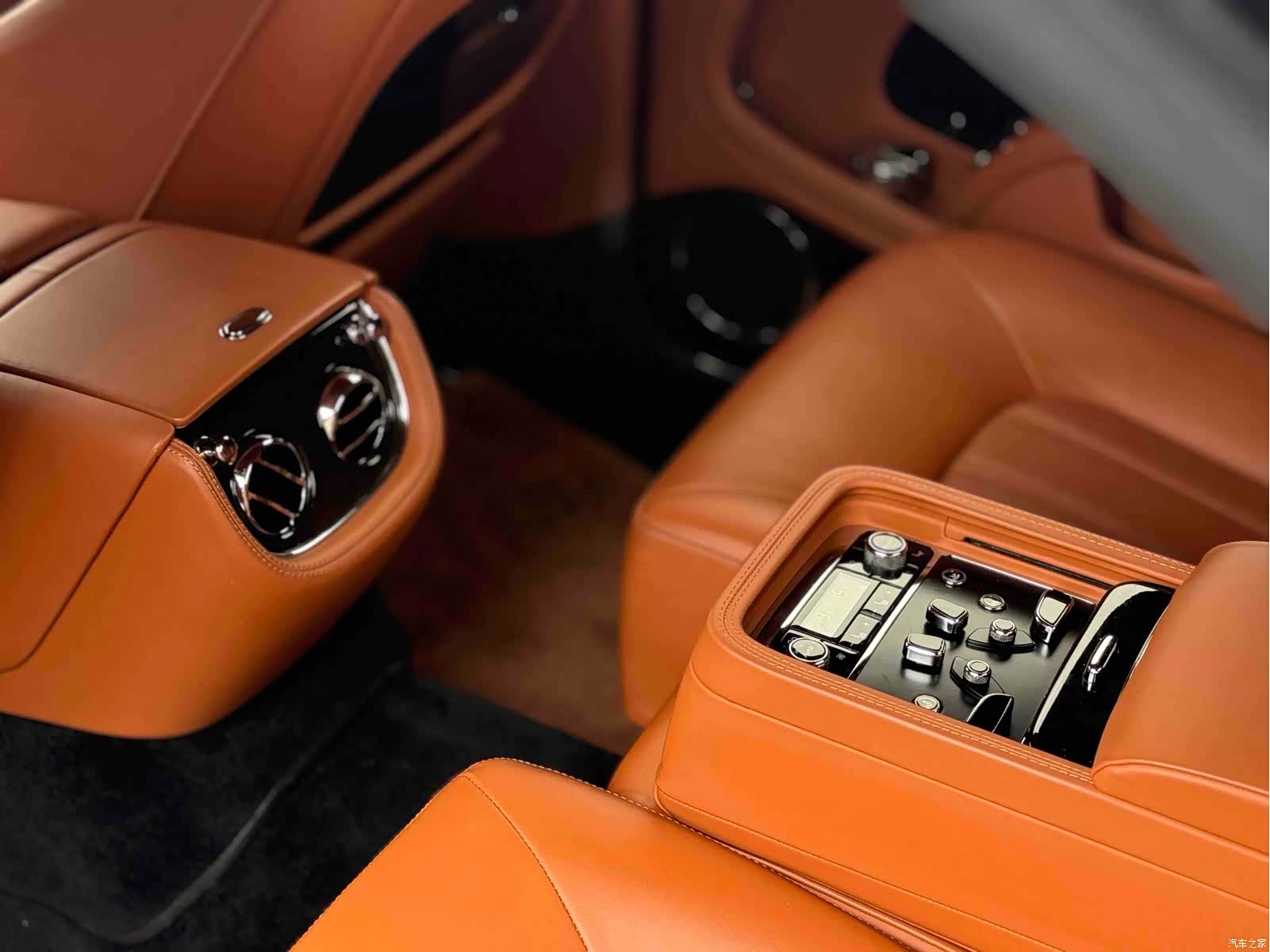 Bentley Mulsanne, 2015 13