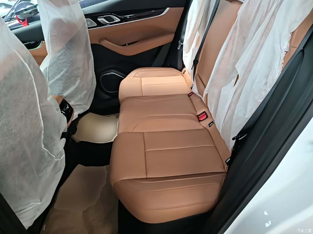 Geely Boyue, 2026 17