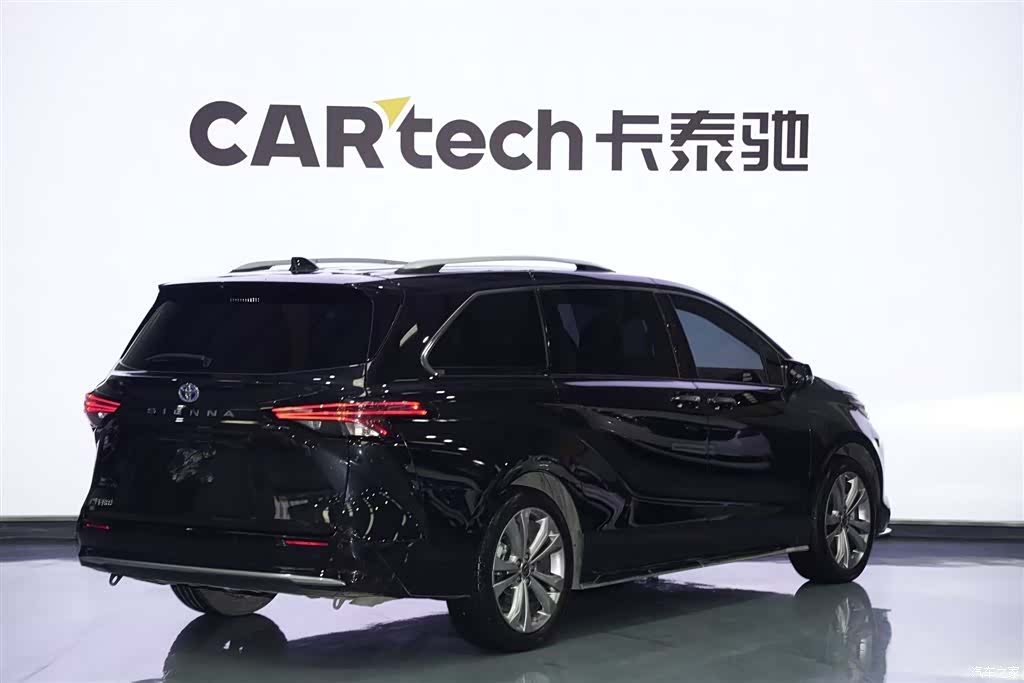 Toyota Sienna, 2024 4