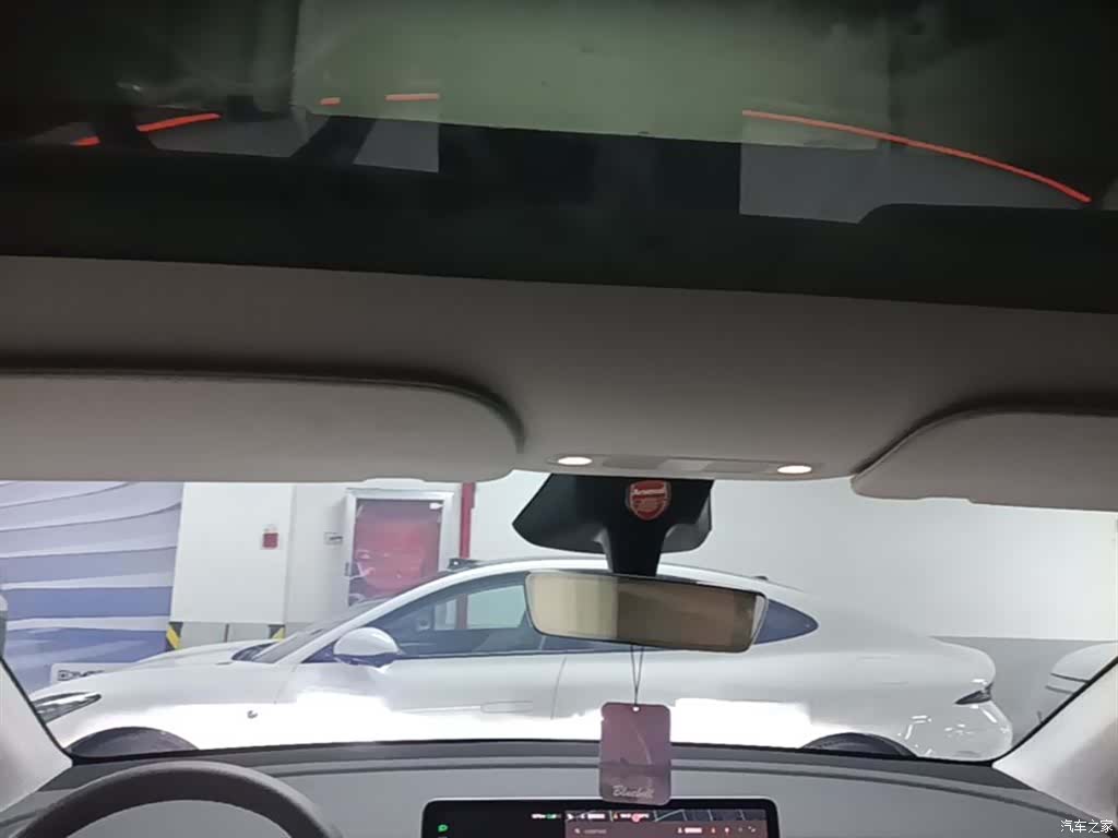 Tesla Model Y, 2024 18